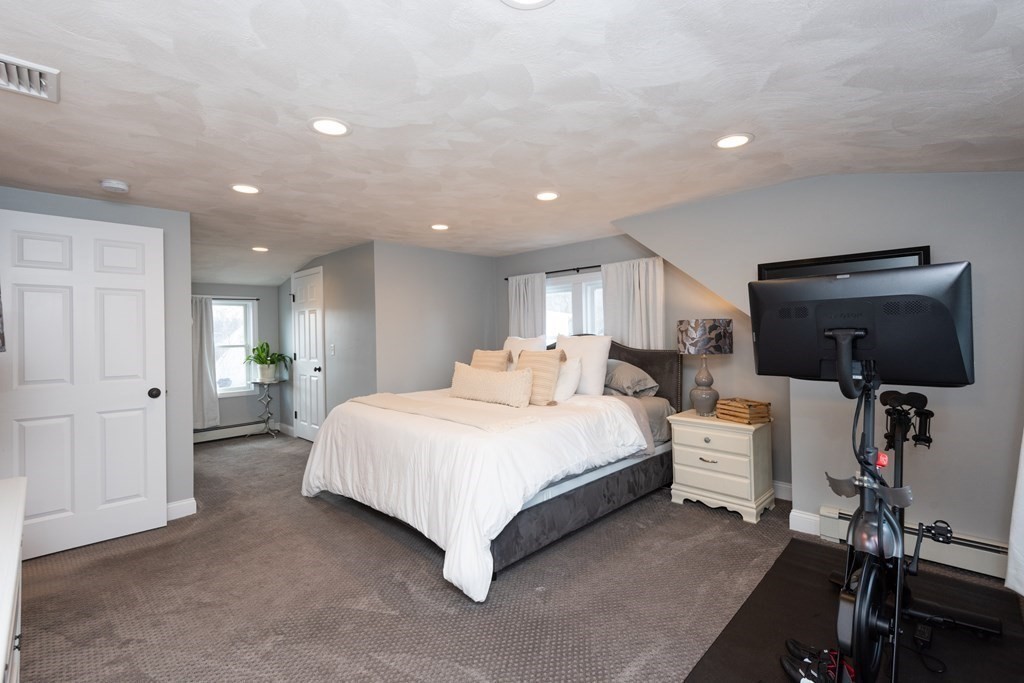 4 Rose Circle Peabody, MA 01960 - Photo 13 of 34