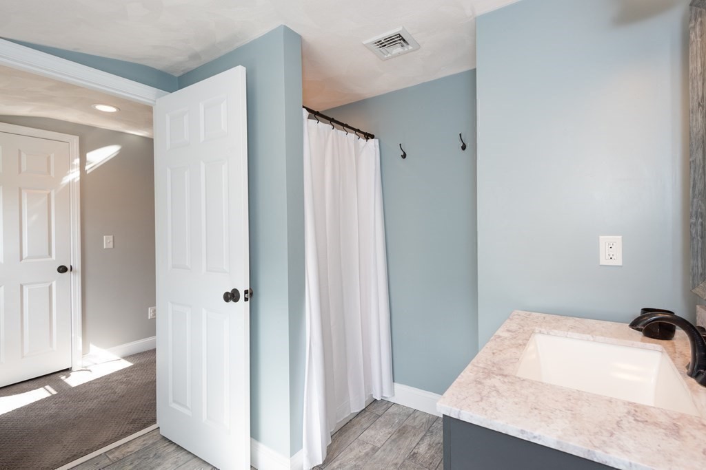 4 Rose Circle Peabody, MA 01960 - Photo 16 of 34