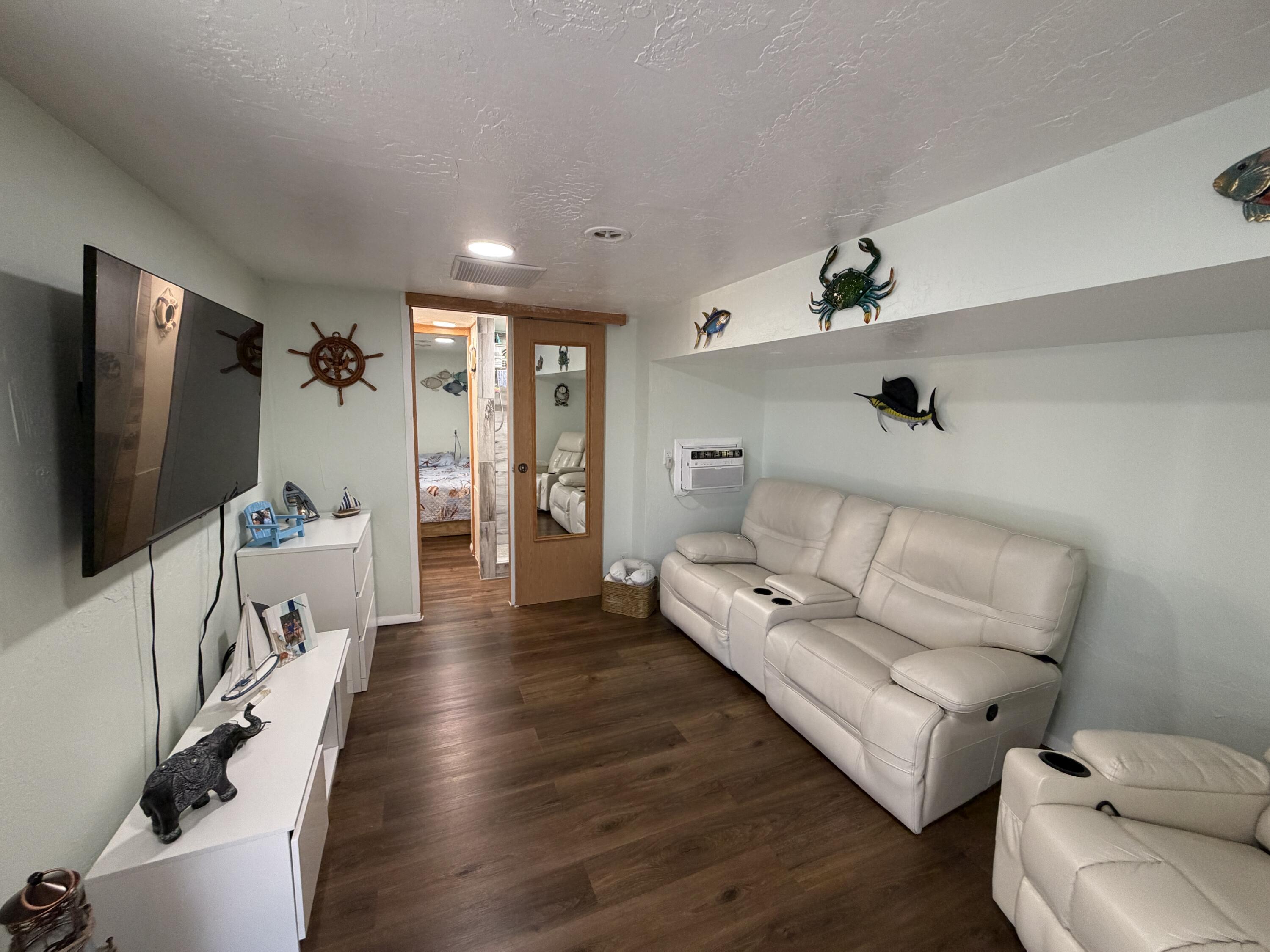 325 Calusa Street, Unit 81 Key Largo, FL 33037 - Photo 15 of 34 Living room