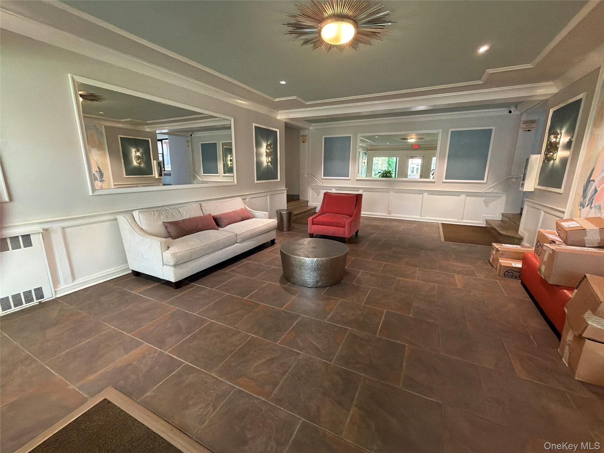 15 Clent Road, Unit 3C Great Neck, NY 11021 - Photo 2 of 10 Gallery Image 2