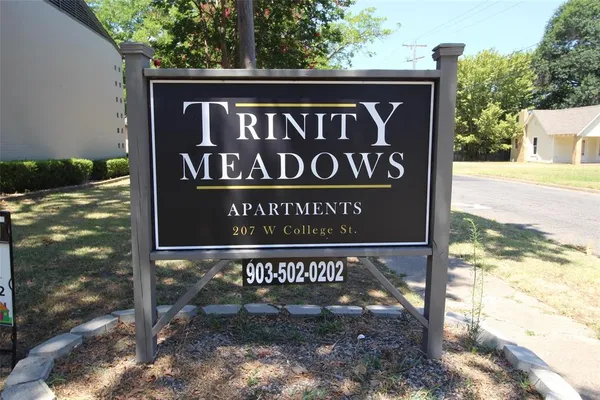 $865 | 207 West College Street, Unit 102, Athens, TX 75751