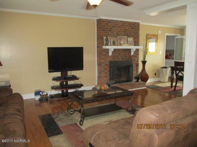 4529 Virginia Road Wilson, NC 27893 - Photo 4 of 28 Great Room