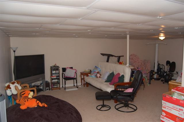 340 Chiswell Road Schenectady, NY 12304 - Photo 5 of 12 Photo 5