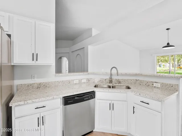 $395,000 | 1264 25th Terrace Southwest, Vero Beach, FL 32968