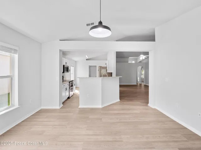 $395,000 | 1264 25th Terrace Southwest, Vero Beach, FL 32968