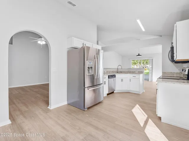 $395,000 | 1264 25th Terrace Southwest, Vero Beach, FL 32968