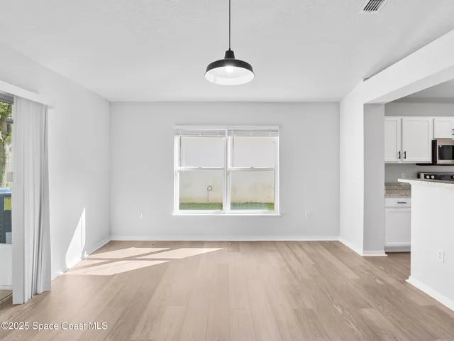 $395,000 | 1264 25th Terrace Southwest, Vero Beach, FL 32968