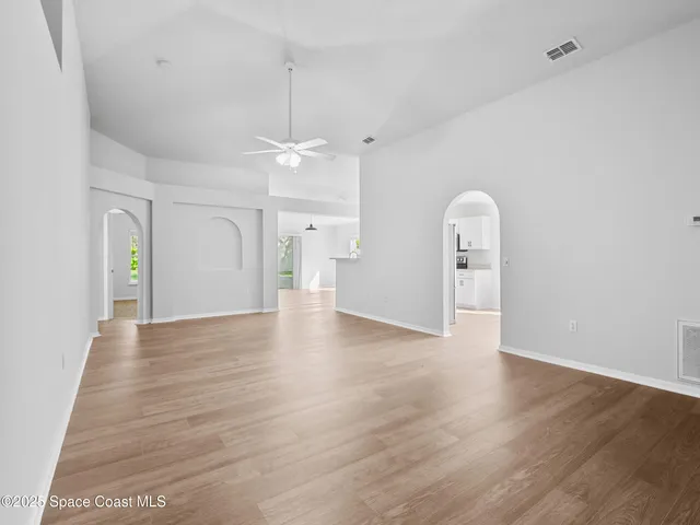 $395,000 | 1264 25th Terrace Southwest, Vero Beach, FL 32968