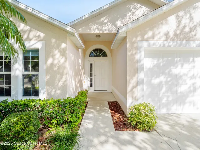 $395,000 | 1264 25th Terrace Southwest, Vero Beach, FL 32968