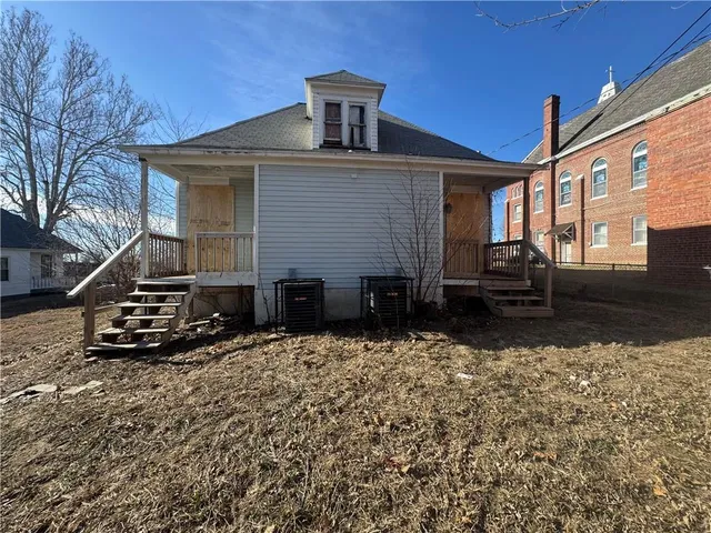 $95,000 | 1011 South 14th Street, St. Joseph, MO 64503