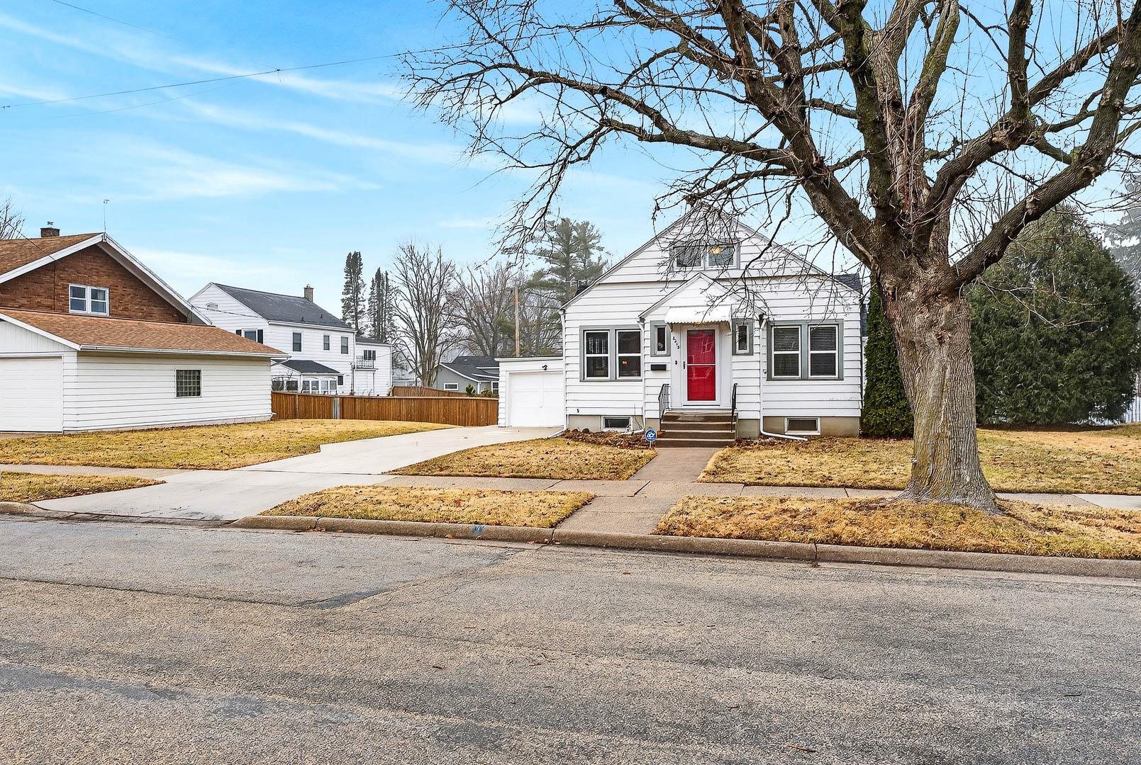 2215 15th Street Monroe, WI 53566 - Photo 4 of 50