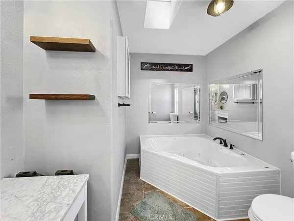$114,900 | 220 South Elk, Unit 75, Hemet, CA 92543