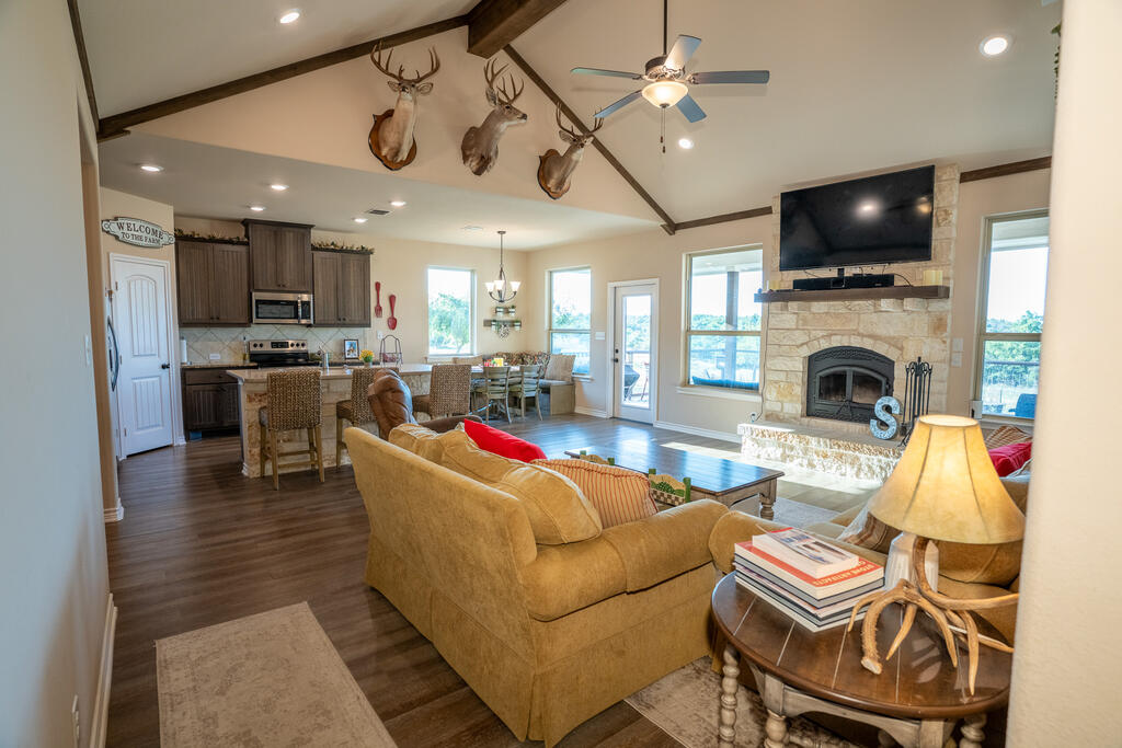450 Jung Road Harper, TX 78631 - Photo 7 of 53 Gallery Image 7