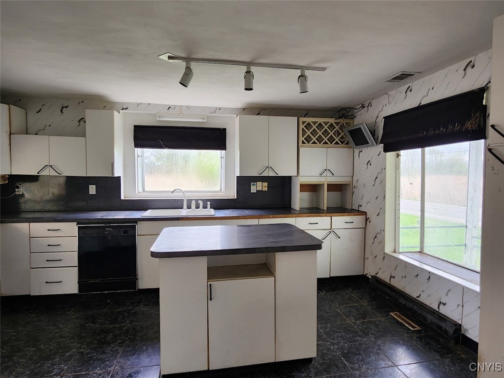 8495 Caughdenoy Road Clay, NY 13041 - Photo 12 of 23