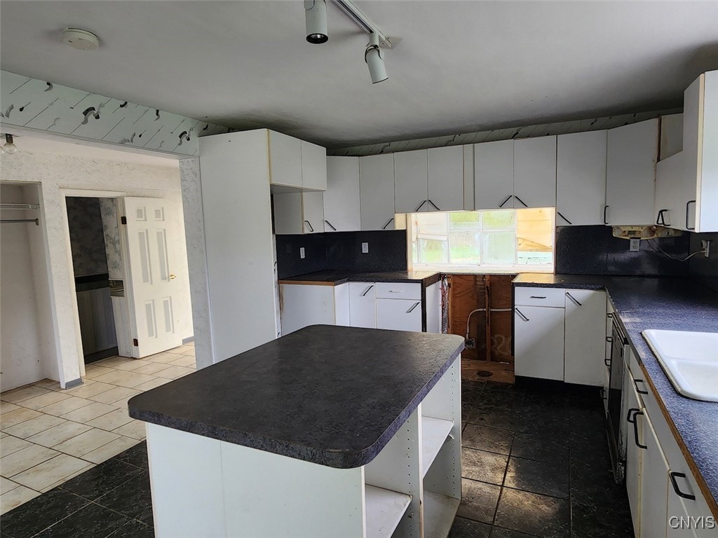 8495 Caughdenoy Road Clay, NY 13041 - Photo 13 of 23