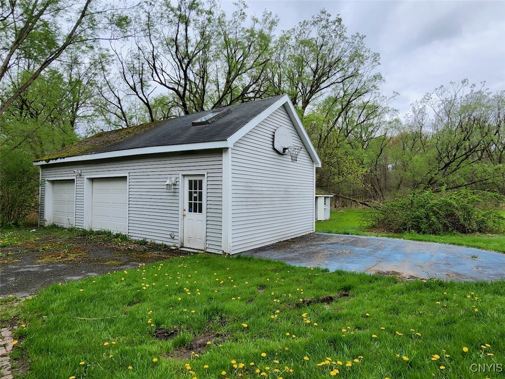 8495 Caughdenoy Road Clay, NY 13041 - Photo 5 of 23