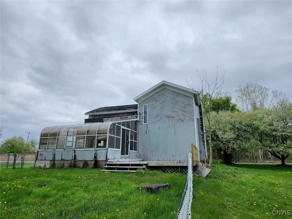 8495 Caughdenoy Road Clay, NY 13041 - Photo 8 of 23