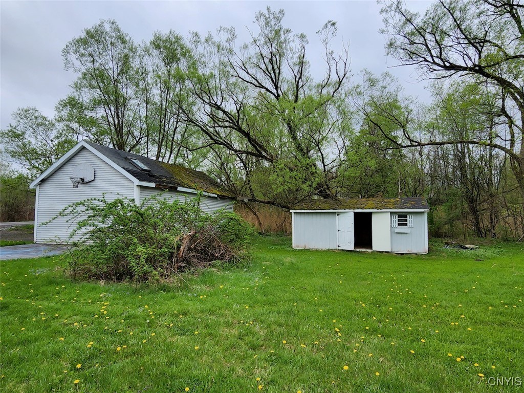 8495 Caughdenoy Road Clay, NY 13041 - Photo 9 of 23