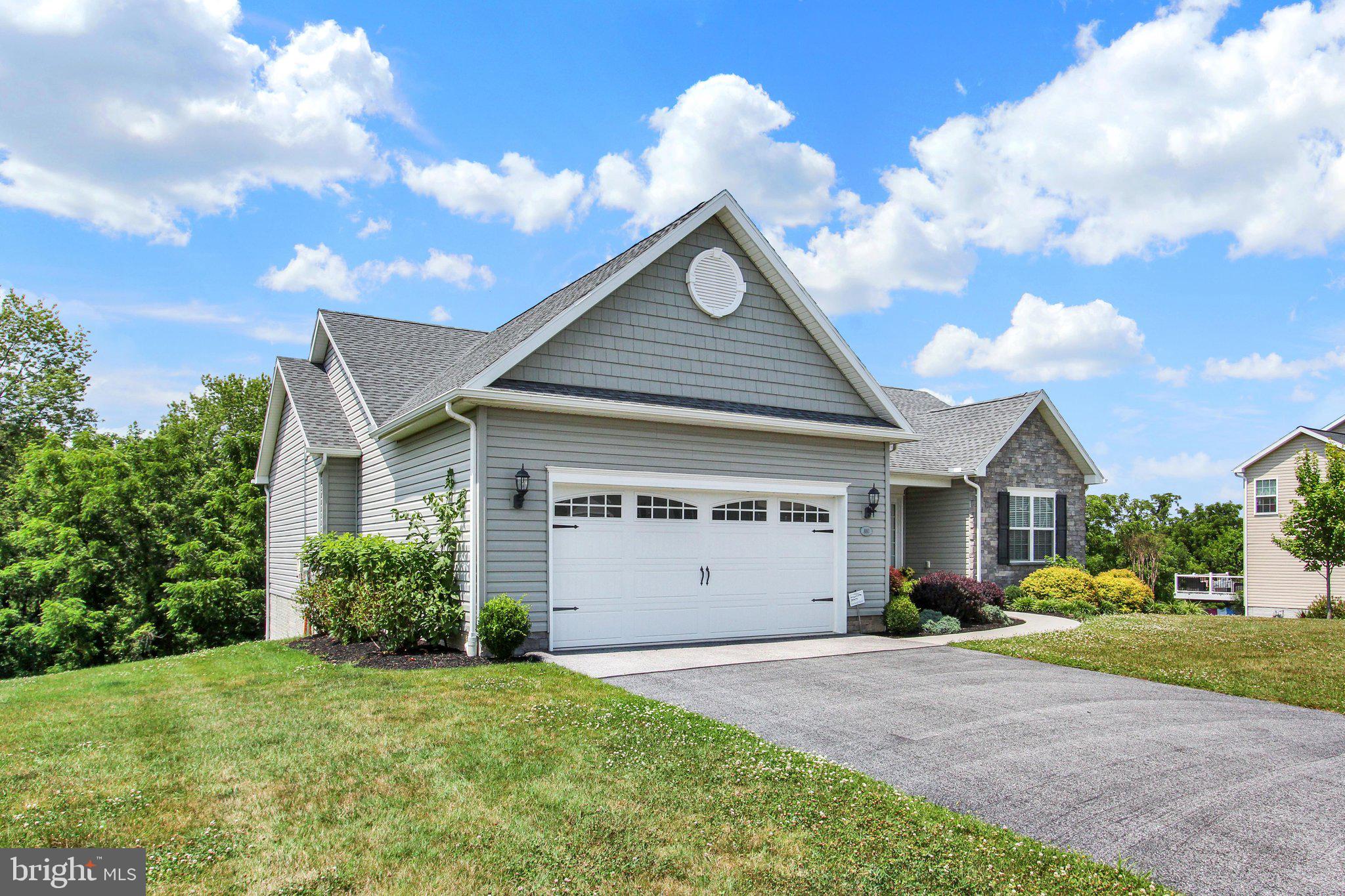 880 Ripple Drive Hanover, PA 17331 - Photo 3 of 32