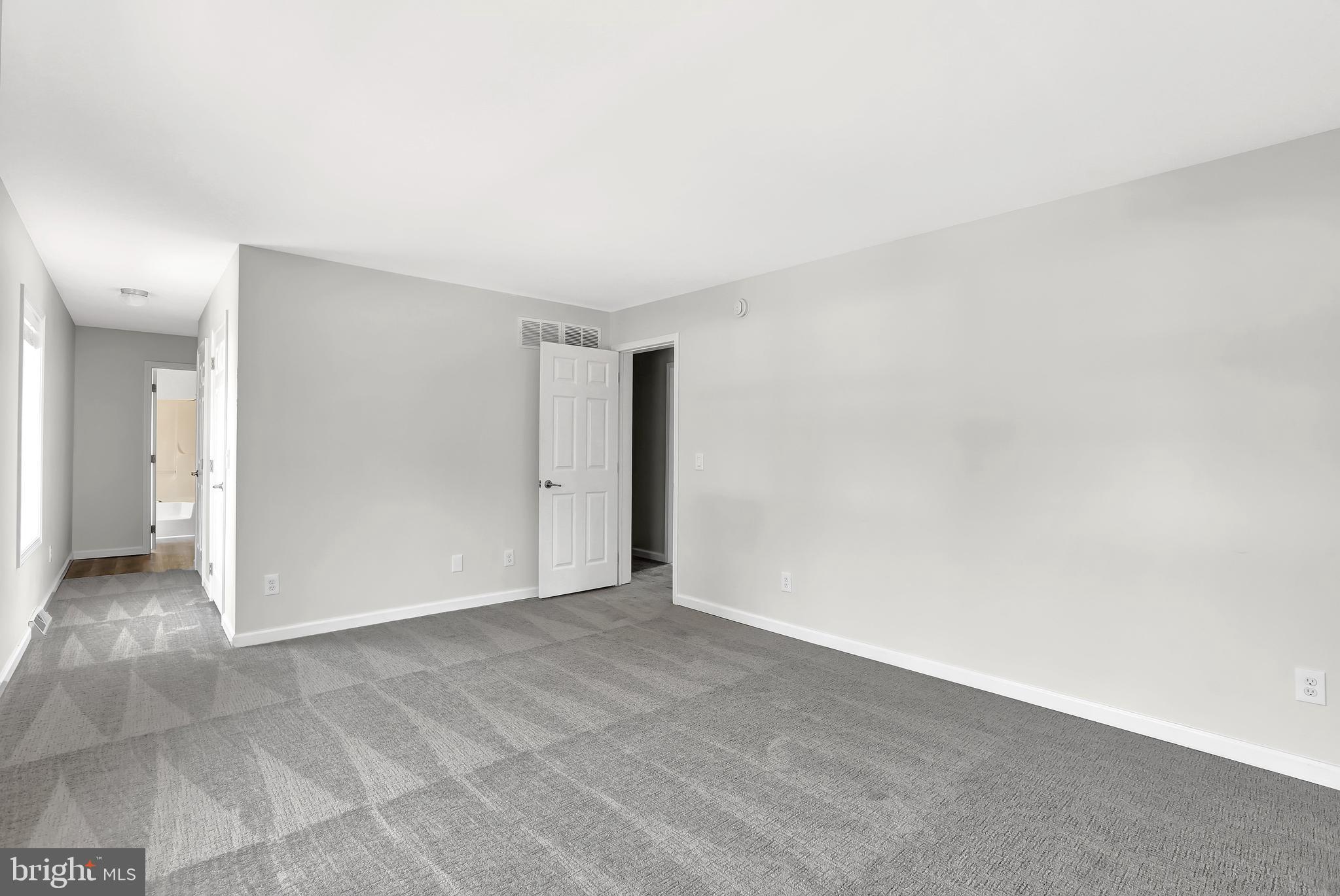 515 Ridge Avenue Hamilton, NJ 08610 - Photo 18 of 30 a view of an empty room
