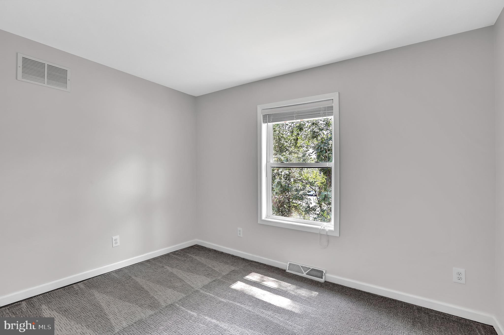 515 Ridge Avenue Hamilton, NJ 08610 - Photo 24 of 30 an empty room with windows