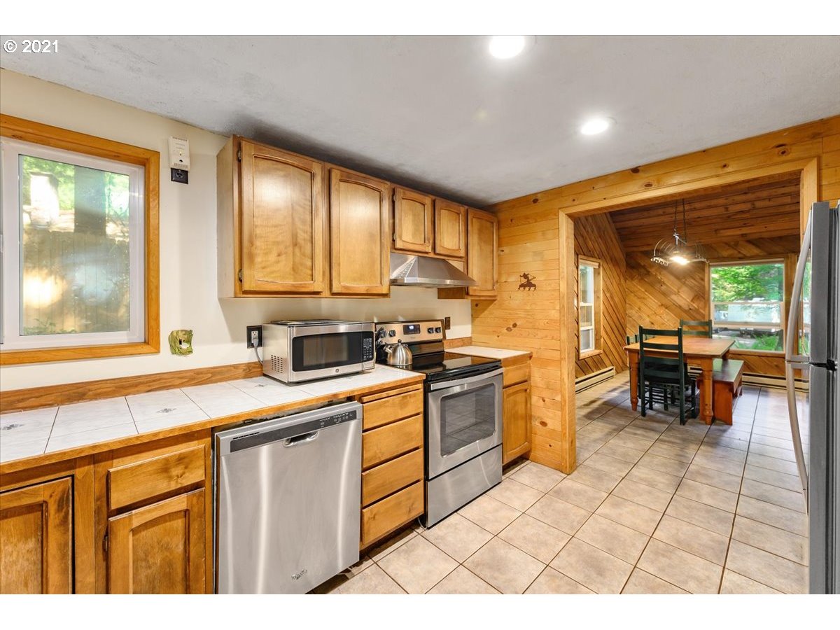 70495 East Terrace Drive Rhododendron, OR 97049 - Photo 11 of 32