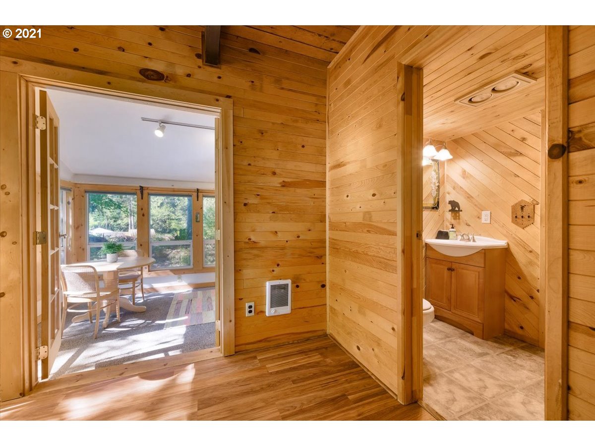 70495 East Terrace Drive Rhododendron, OR 97049 - Photo 15 of 32
