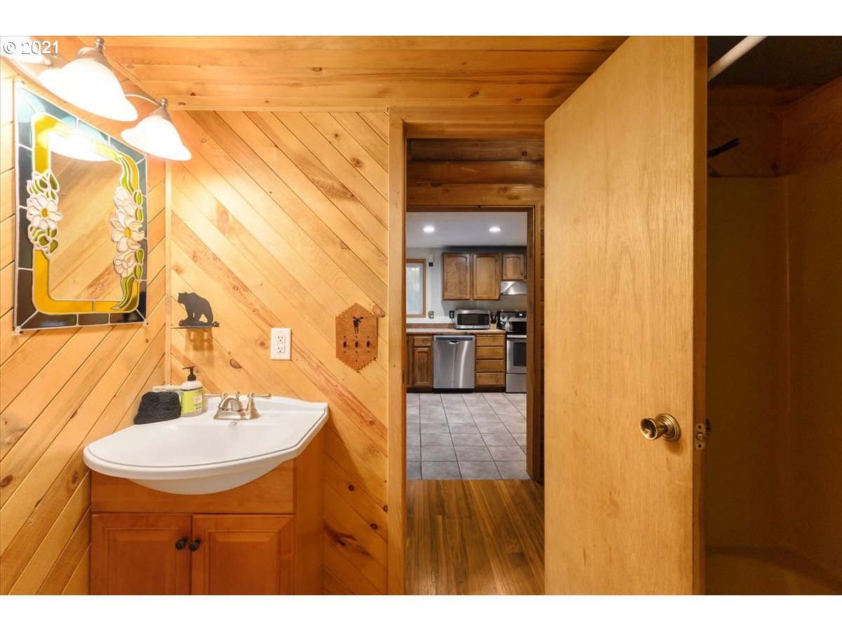 70495 East Terrace Drive Rhododendron, OR 97049 - Photo 18 of 32