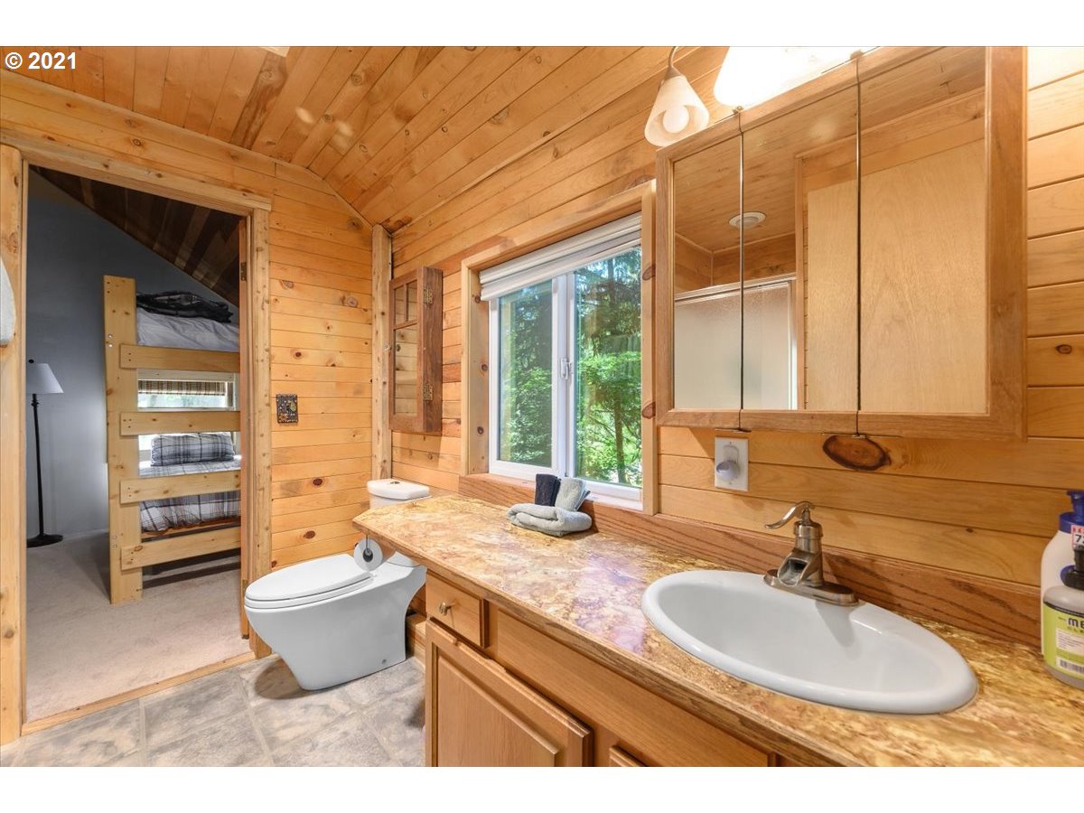 70495 East Terrace Drive Rhododendron, OR 97049 - Photo 23 of 32