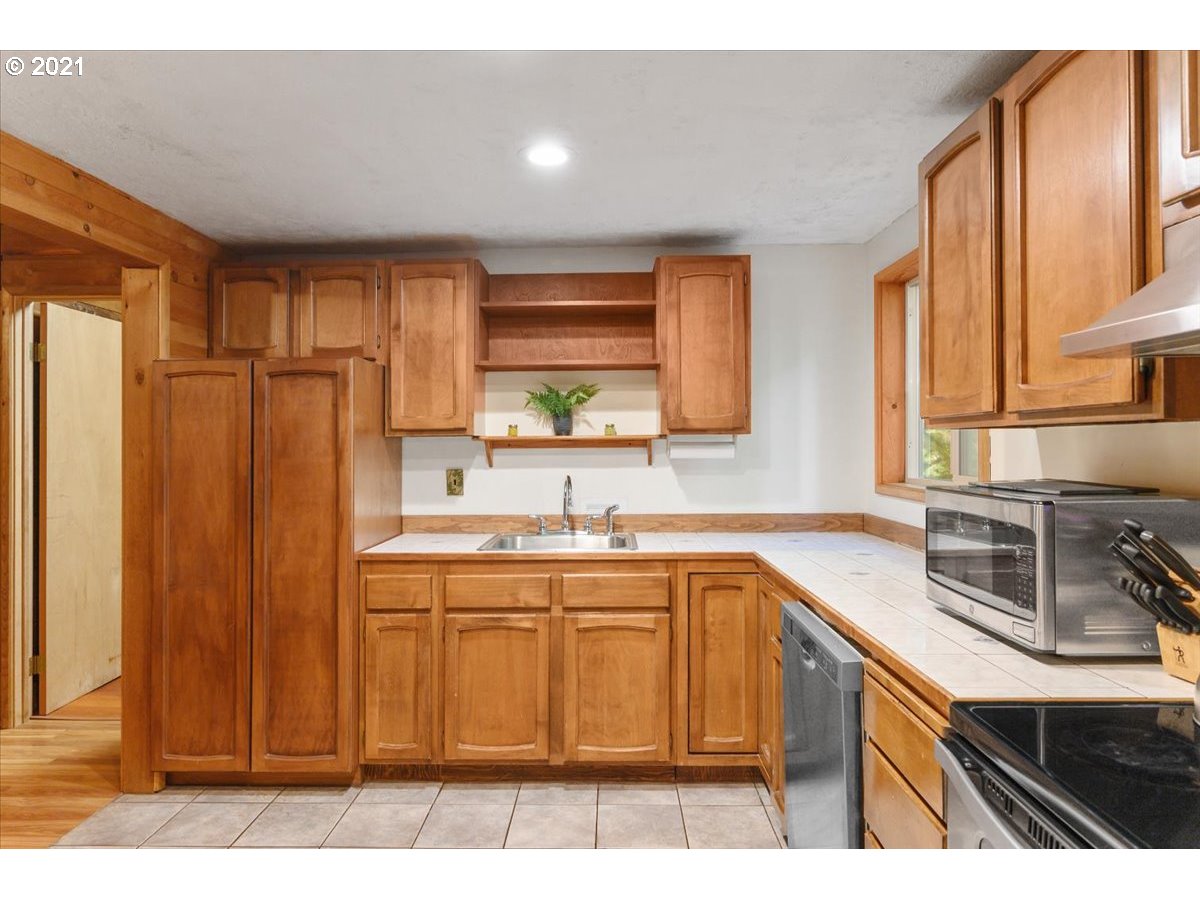 70495 East Terrace Drive Rhododendron, OR 97049 - Photo 10 of 32