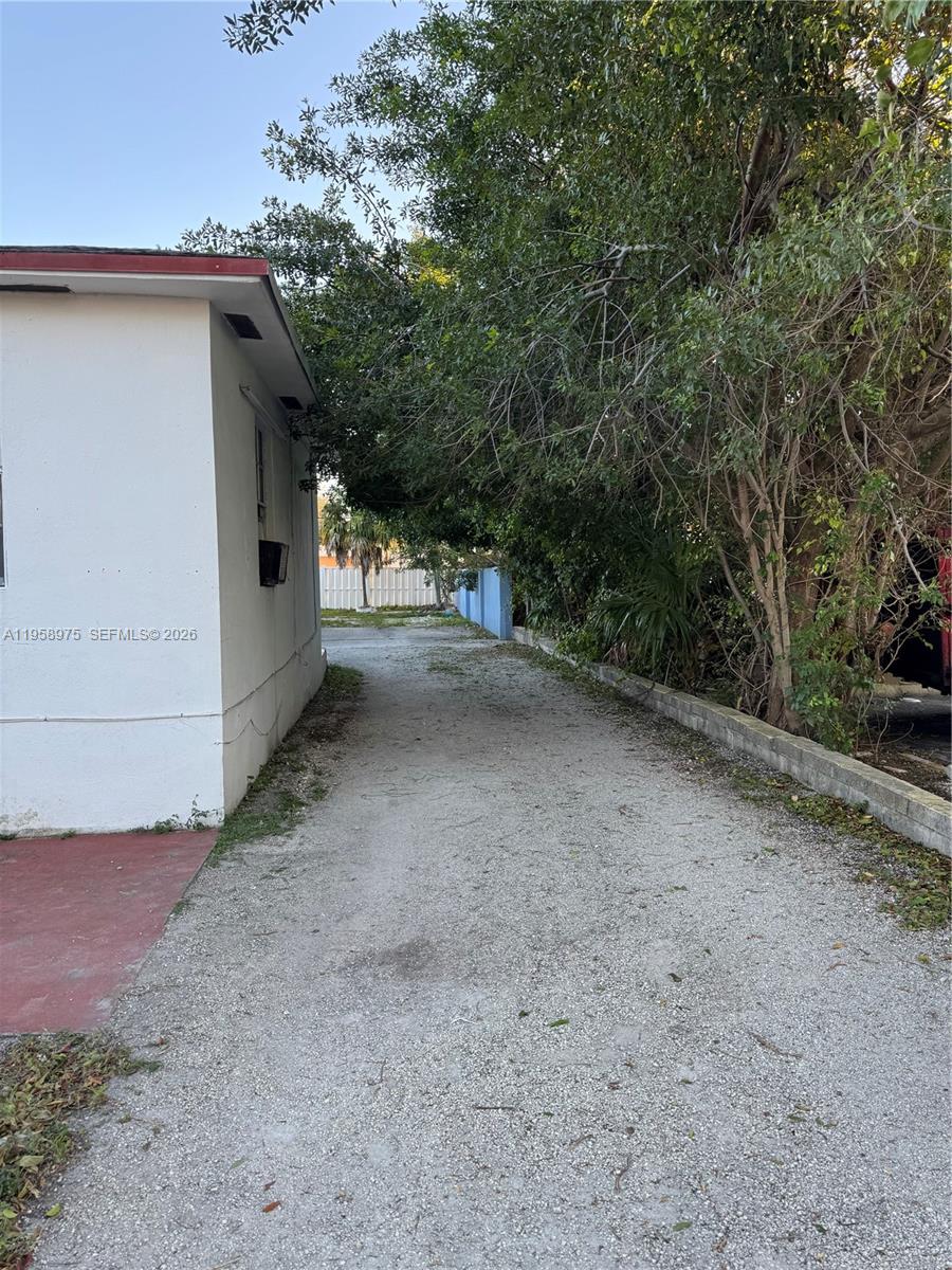 1822 Cleveland Street, Unit 3 Hollywood, FL 33020 - Photo 13 of 35 a view of a garage