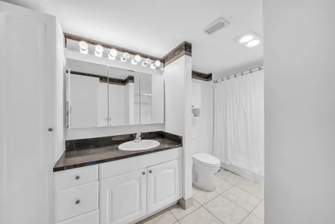 $40,000 | 36 Stratford Lane West, Unit F, Boynton Beach, FL 33436