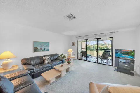 $40,000 | 36 Stratford Lane West, Unit F, Boynton Beach, FL 33436
