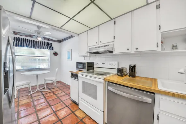 $40,000 | 36 Stratford Lane West, Unit F, Boynton Beach, FL 33436
