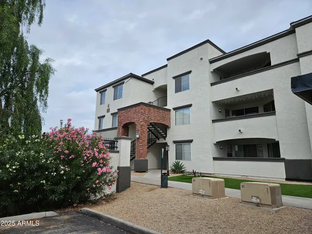 $1,700 | 3302 North 7th Street, Unit 332, Phoenix, AZ 85014