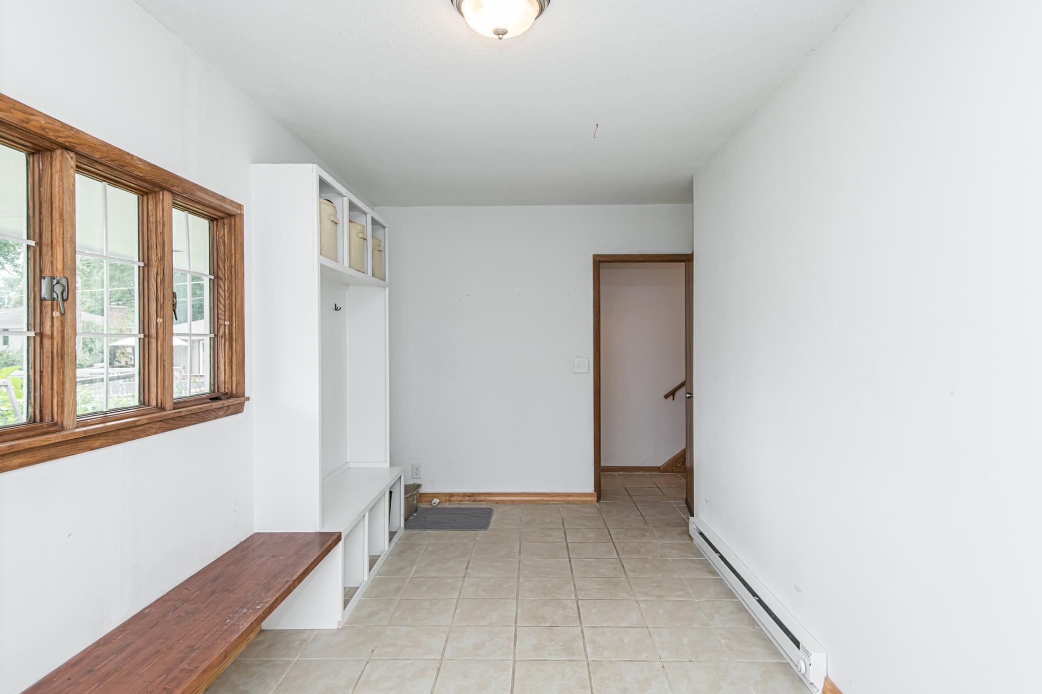 810 Zumbro Drive Northwest Rochester, MN 55901 - Photo 3 of 36 Gallery Image 3