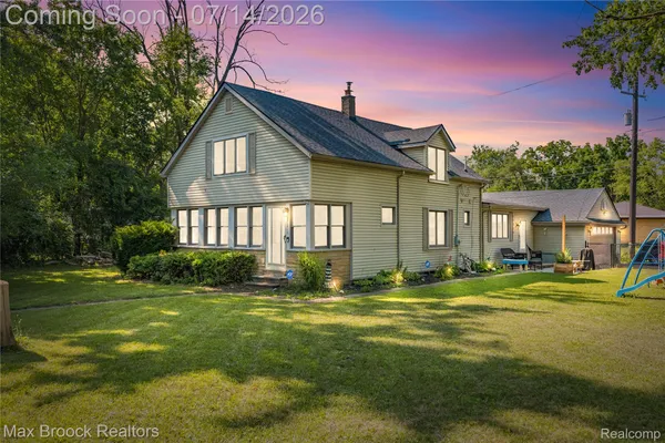 $299,995 | 27216 Shiawassee Street, Southfield, MI 48033
