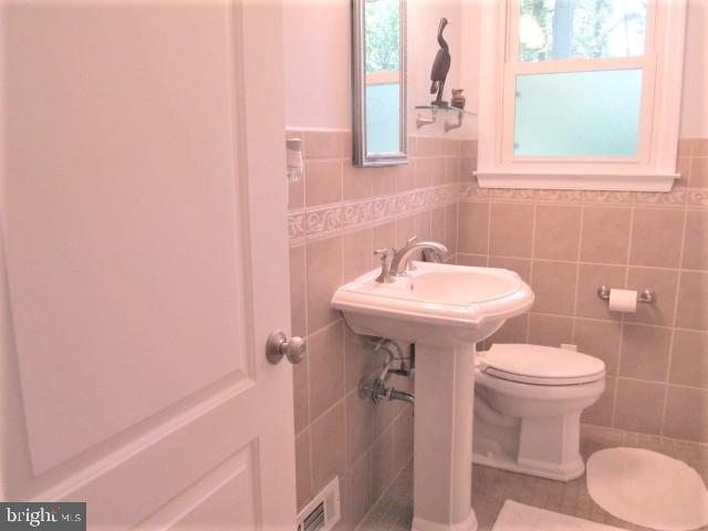 417 West Maple Road Linthicum Heights, MD 21090 - Photo 12 of 46