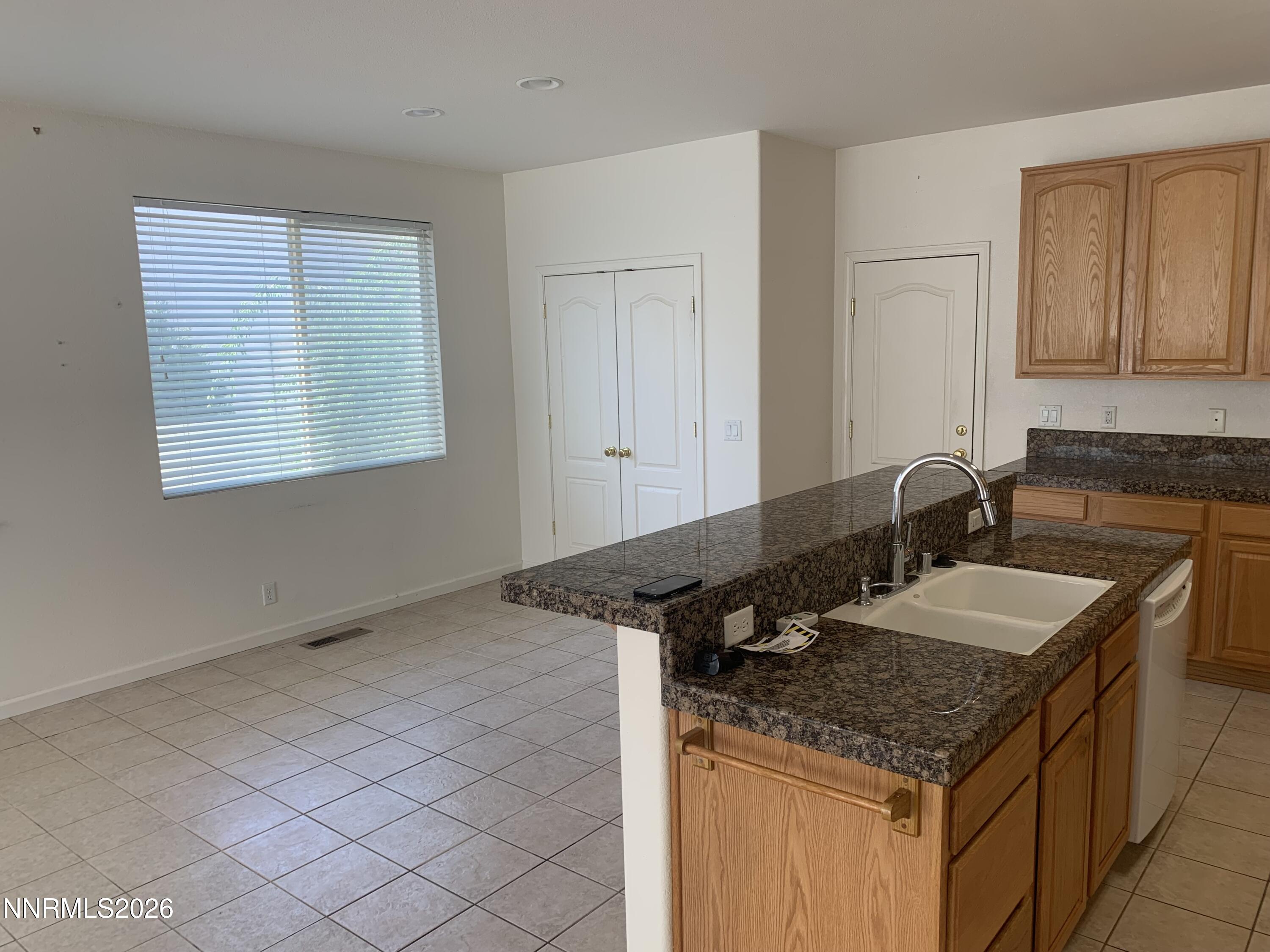 3230 Piazzo Circle Reno, NV 89502 - Photo 5 of 27 IMG_2111