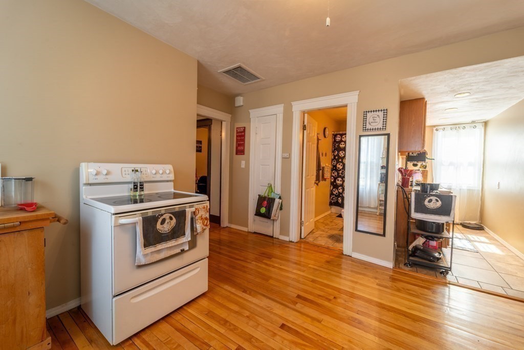 4 Arthur Street Worcester, MA 01604 - Photo 14 of 39