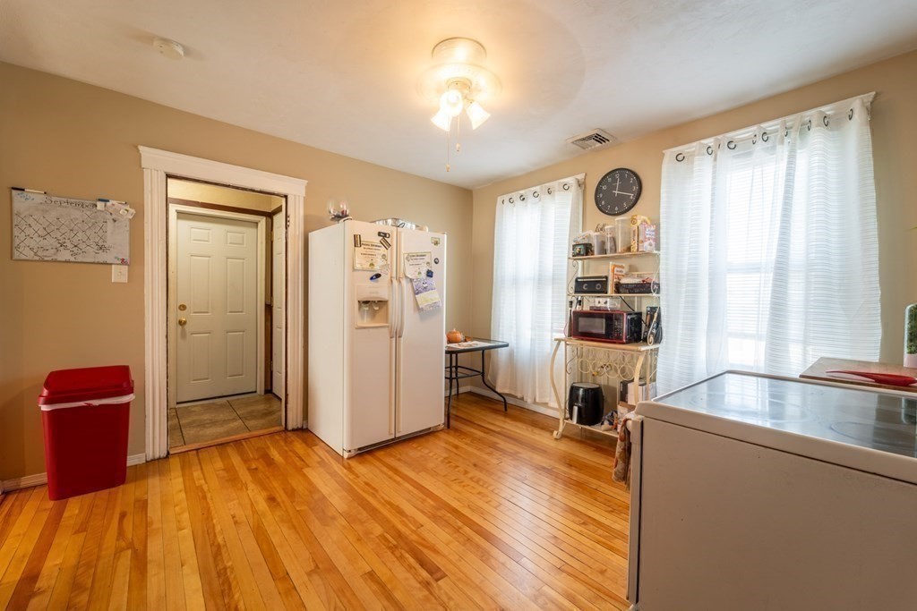 4 Arthur Street Worcester, MA 01604 - Photo 15 of 39