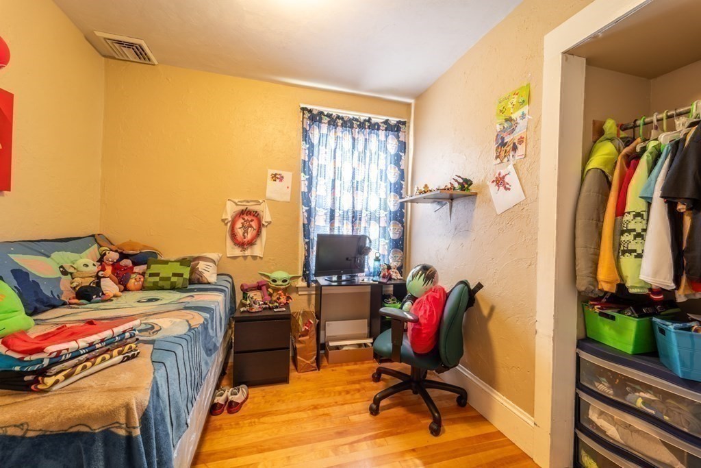 4 Arthur Street Worcester, MA 01604 - Photo 31 of 39