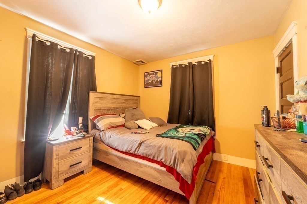 4 Arthur Street Worcester, MA 01604 - Photo 33 of 39