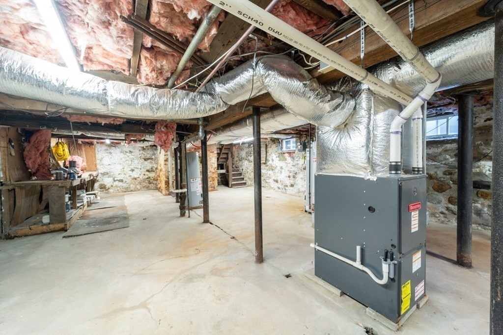 4 Arthur Street Worcester, MA 01604 - Photo 36 of 39