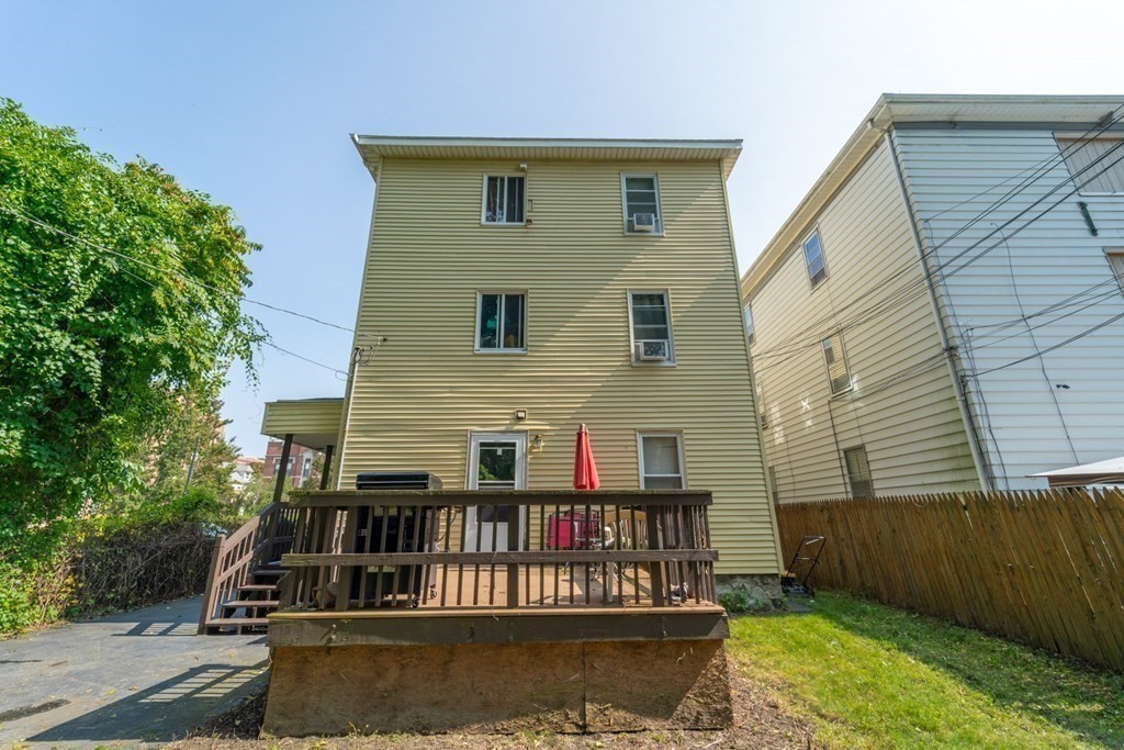 4 Arthur Street Worcester, MA 01604 - Photo 5 of 39