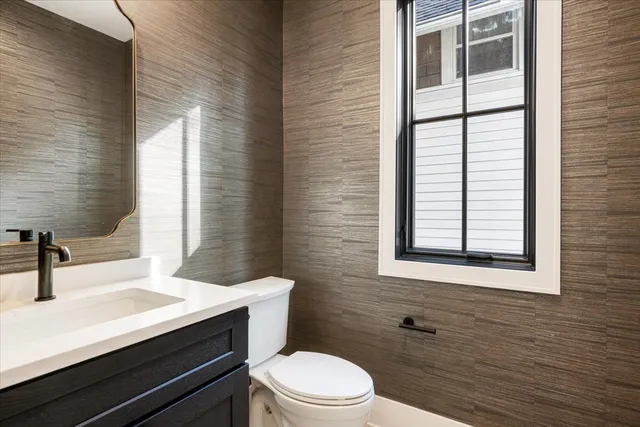 $1,549,000 | 2422 Grant Street, Evanston, IL 60201