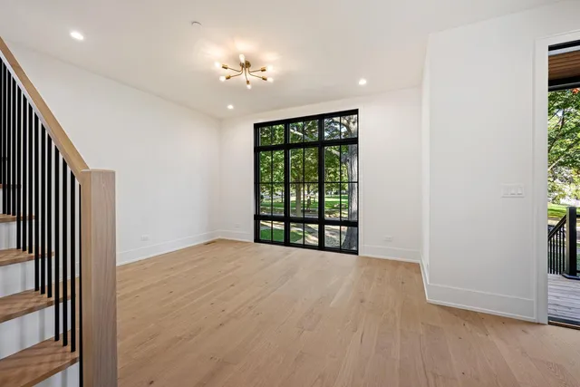 $1,549,000 | 2422 Grant Street, Evanston, IL 60201