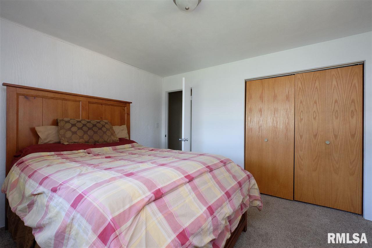 806 Springfield Road East Peoria, IL 61611 - Photo 17 of 36 Gallery Image 17