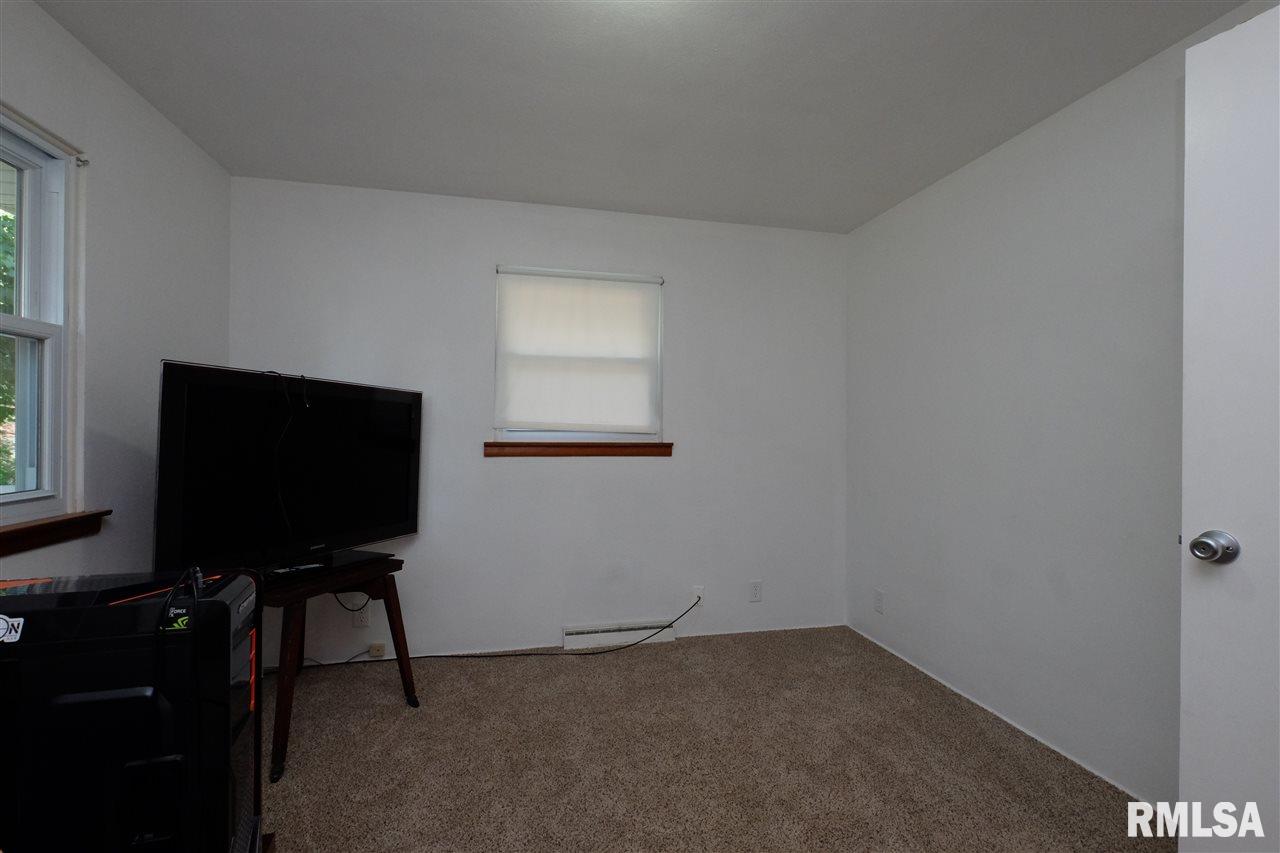 806 Springfield Road East Peoria, IL 61611 - Photo 21 of 36 Gallery Image 21
