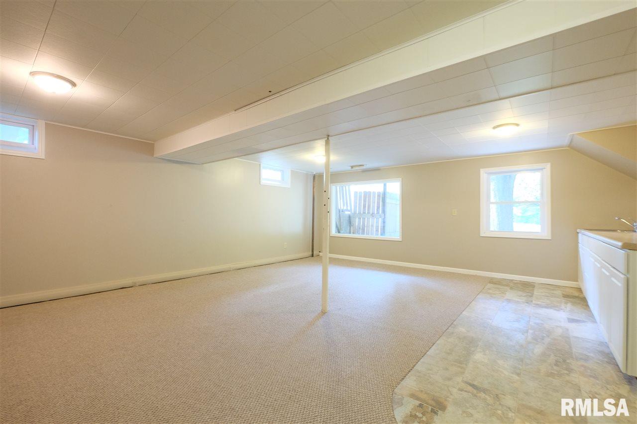 806 Springfield Road East Peoria, IL 61611 - Photo 23 of 36 Gallery Image 23